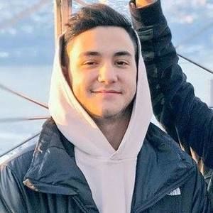 Meet your Posher, Alejandro